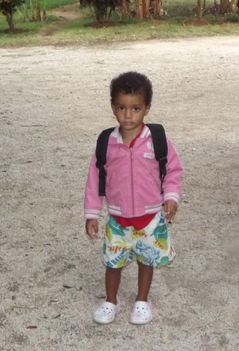 Timo auf dem Weg in den Kindergarten