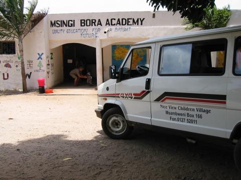 2003 gingen viele unsere Kinder auf die Misingi Bora school in Msambweni ....