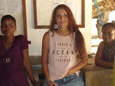 Denise mit Mwanasha big und Fatuma