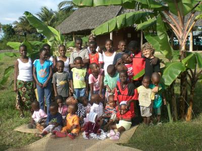 Gruppenfoto im Oktober 2008 im Nice-View-Children`s-Village II