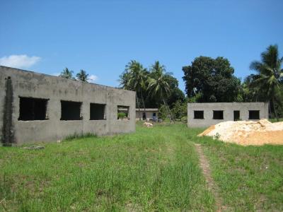 Besichtigung des Rohbaus der Klinik von Dr. Mashanga im November 2008....