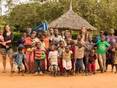 group picture end of 2016 with a part of the Nice View Kids