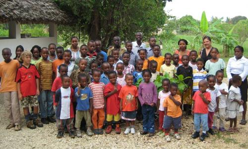Gruppenfoto Schule und Kindergarten aus dem Jahr 2008