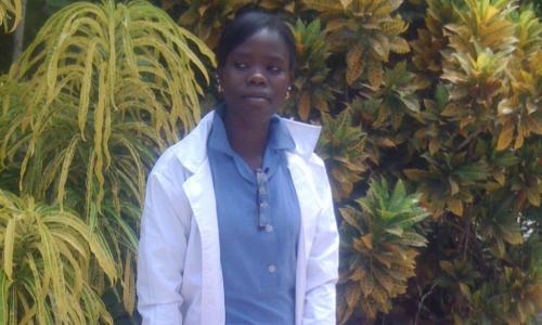 Anfang 2015 in Schuluniform