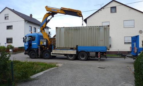 Ankunft des Containers Anfang September 2011 in Ingstetten