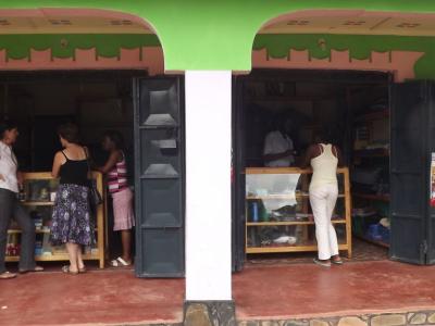 September 2014: Schreibwaren- und B&uuml;cherladen