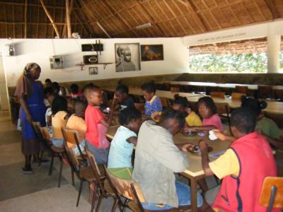 Januar 2016: B&uuml;gelperlen, Loops & Scoubidou