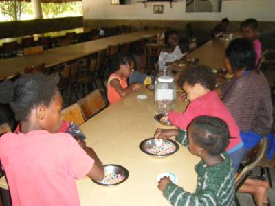 Januar 2016: B&uuml;gelperlen, Loops & Scoubidou