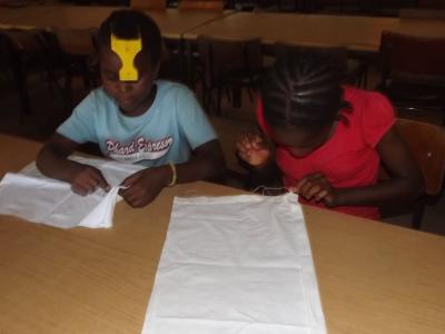 Betty (links) und Sarah