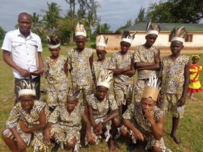 Kostüme für die Musikfestivals, an denen die Nice View Schule teilnimmt Kostüme für die Musikfestivals, an denen die Nice View Schule teilnimmt