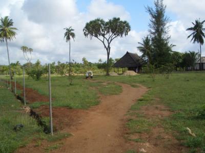 Jahr 2006: Einfahrt ins Kinderdorf - Schule - Nice View II Jahr 2006: Einfahrt ins Kinderdorf - Schule - Nice View II