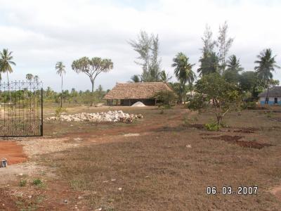 März 2007: Blick vom Eingangstor in Richtung Grundstück Nice View II März 2007: Blick vom Eingangstor in Richtung Grundstück Nice View II