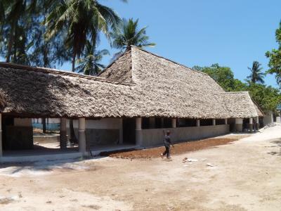 März 2009: Sanitärgebäude, Küche, Aufenthaltsraum und Büro in Nice View II / Msambweni März 2009: Sanitärgebäude, Küche, Aufenthaltsraum und Büro in Nice View II / Msambweni