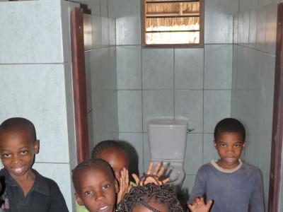 März 2009: Sanitärgebäude März 2009: Sanitärgebäude