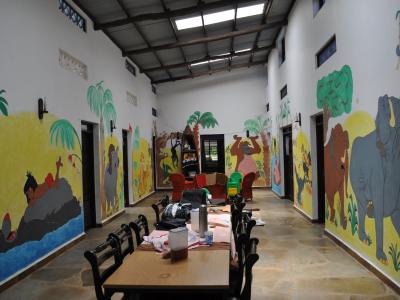 April 2010: Malaktion im Mädchenhaus Nice View II April 2010: Malaktion im Mädchenhaus Nice View II